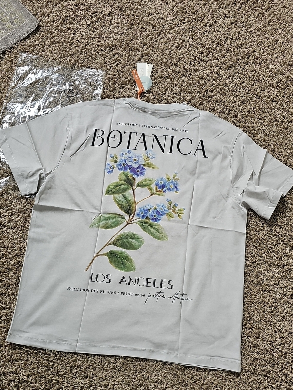 NWT Free Planet Graphic Tshirt XL Tee 100% Cotton Floral Los Angeles